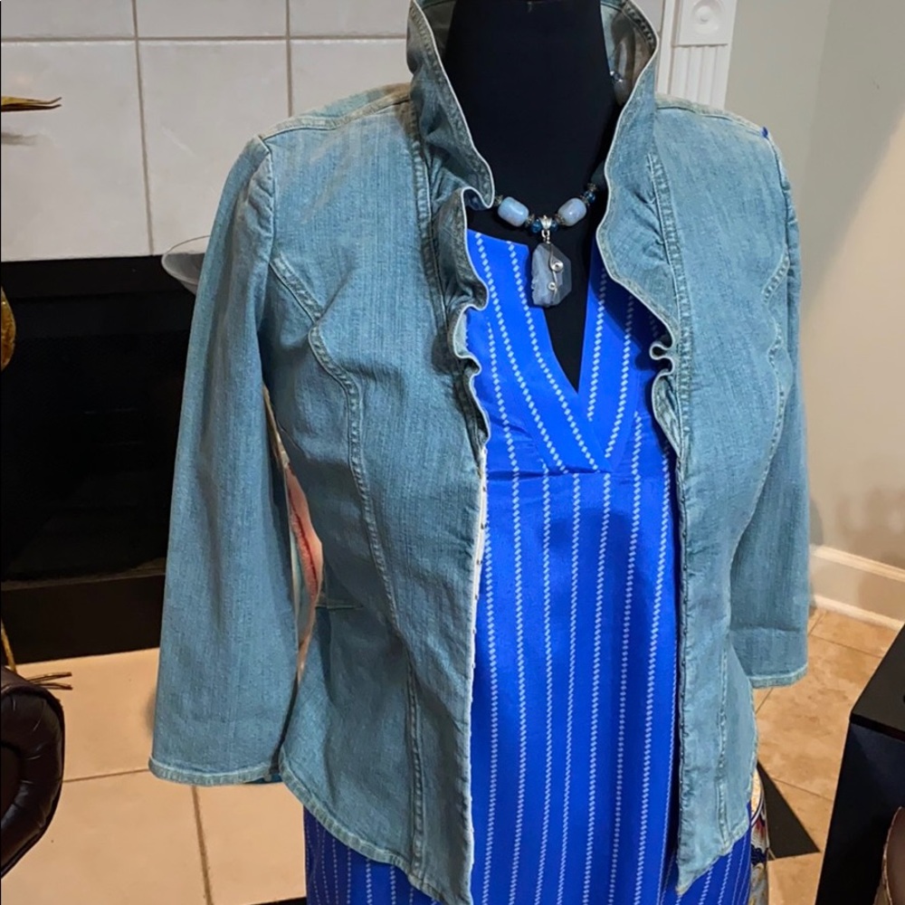 Company by Ellen Tracy ruffles, washed jean 🥰